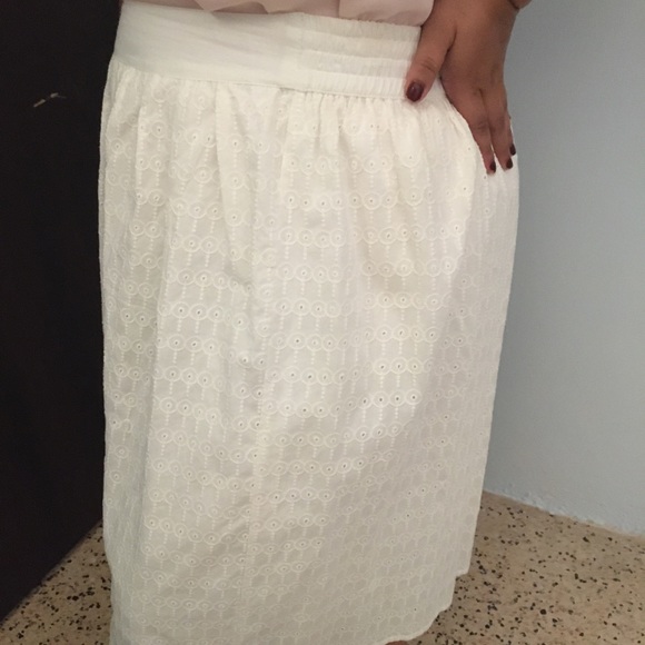 White Embroided Skirt - Picture 2 of 5